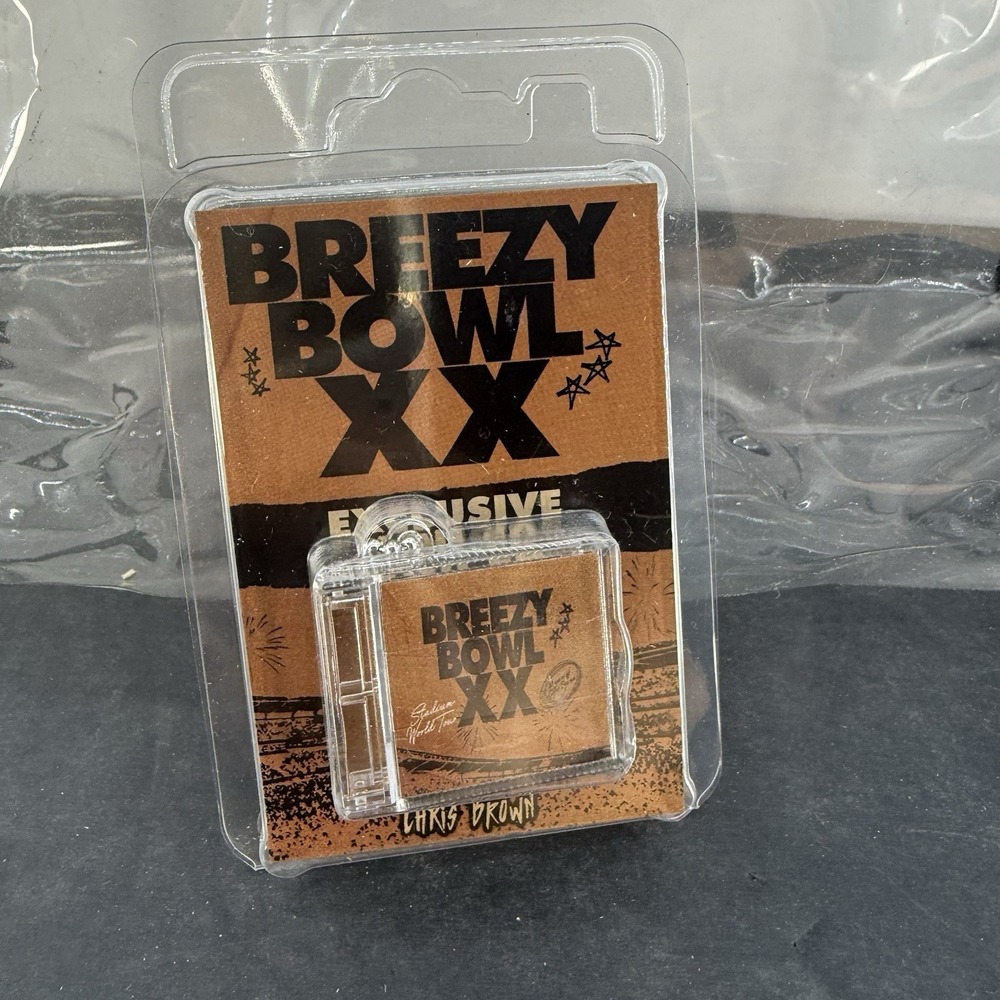 Rare Chris Brown Breezy Bowl XX Concert Tour 2025 VIP key chain and bag - Picture 2 of 5